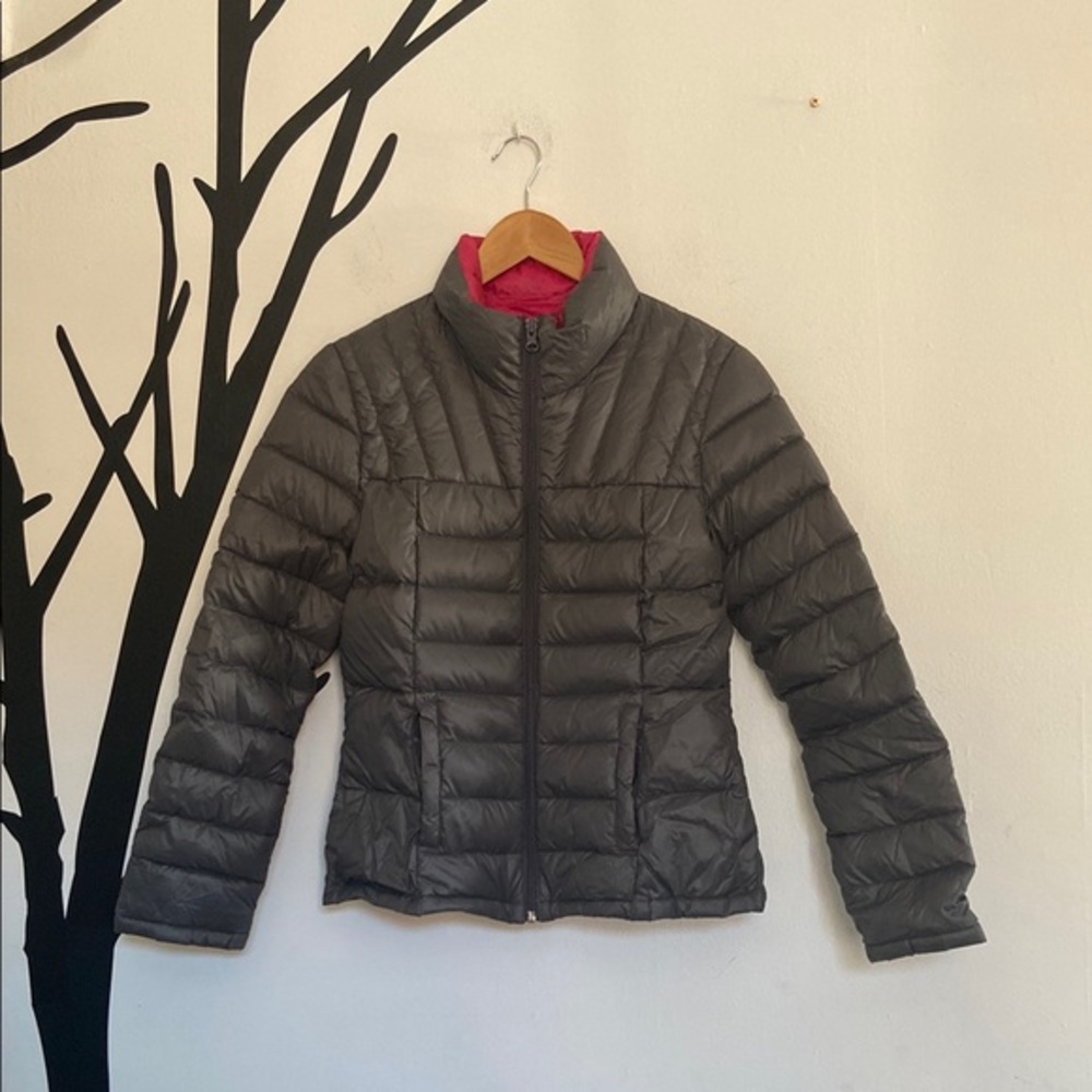 Bernardo XS grey + pink packable goose down puffer coat with bag